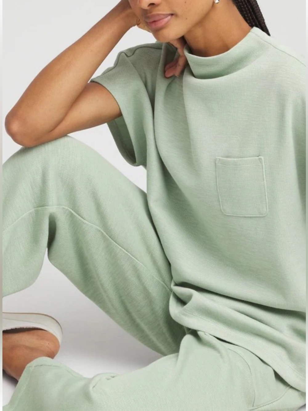 Chicos Set Zenergy® Beach Slub Funnel Neck  Top and Matching Cropped Pants